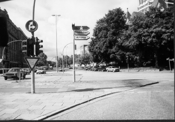 kreuz.GIF (89236 Byte)